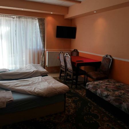 Pension Lada Karlovy Vary Luaran gambar