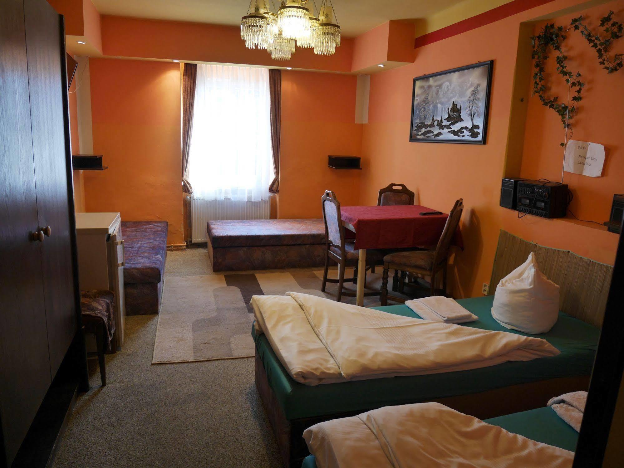 Pension Lada Karlovy Vary Luaran gambar