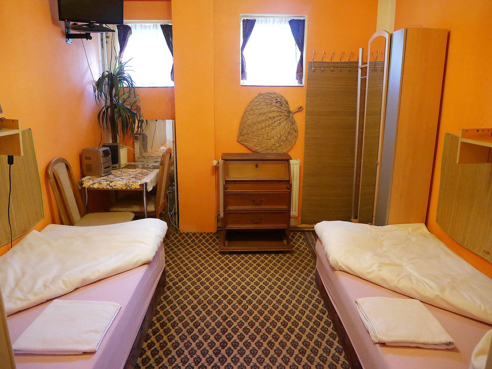 Pension Lada Karlovy Vary Luaran gambar