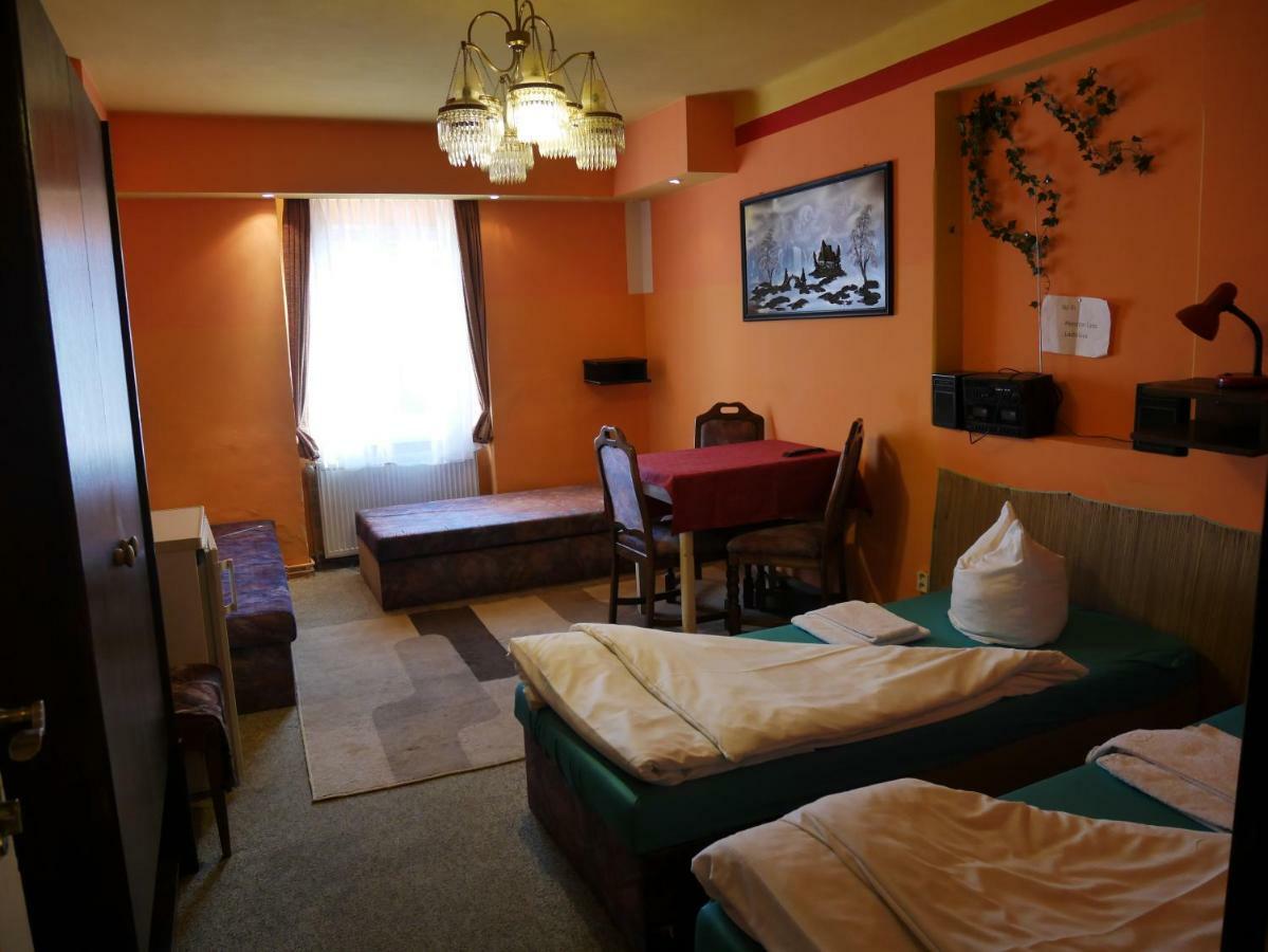 Pension Lada Karlovy Vary Luaran gambar